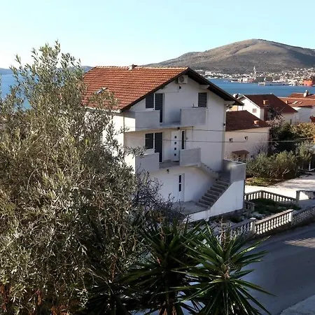 In Okrug Gornji With Sea View, Balcony, Air Conditioning, Wifi 5059-4 Apartamento Trogir